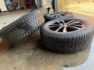 4 LLANTAS OXXO 17” +NEUMÁTICOS INVIERNO 225/65 R17