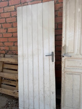 Puertas blancas de madera