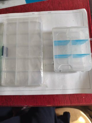 Cajas de pesca con compartimentos