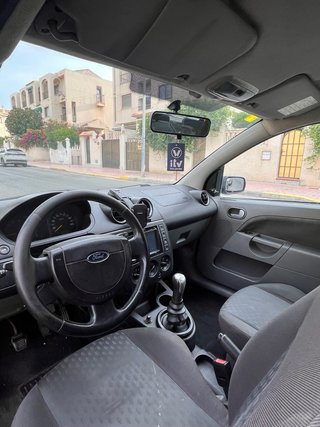Ford Escort 2004