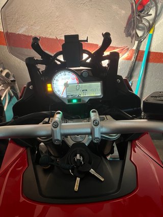 BMW S1000XR Adventure Roja y Negra