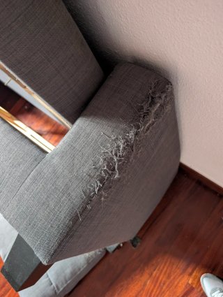 Sofá modular gris desmontado