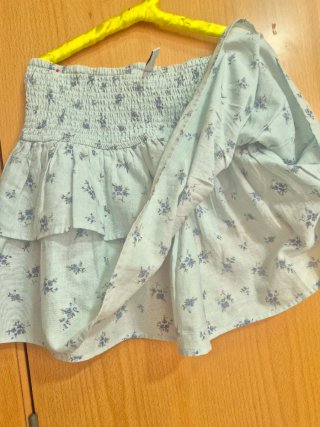 Minifalda volantes Stradivarius floral