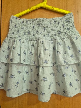 Minifalda volantes Stradivarius floral