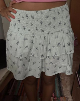 Minifalda volantes Stradivarius floral