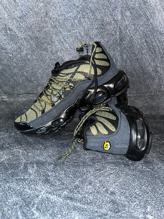 Nike Air Max Plus TN Hombre Verde Militar Twilight
