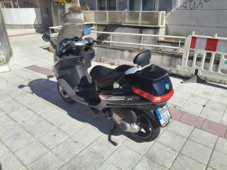 Piaggio X Evo 125cc Maxi Scooter Negra