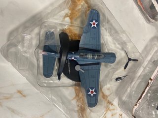 Aviones de colección en caja