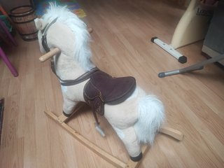 Caballo balancín peluche como nuevo