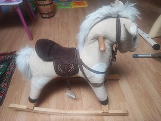 Caballo balancín peluche como nuevo