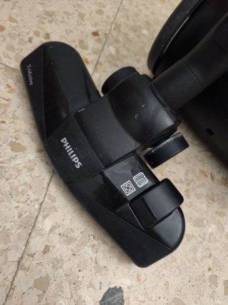 Aspiradora Philips PowerPro Compact