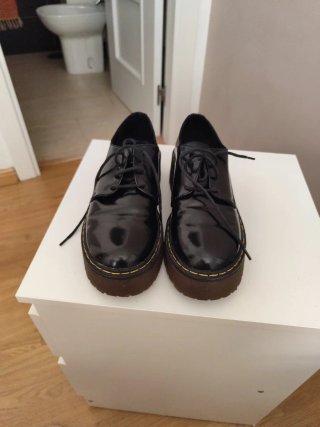Zapatos negros plataforma cordones