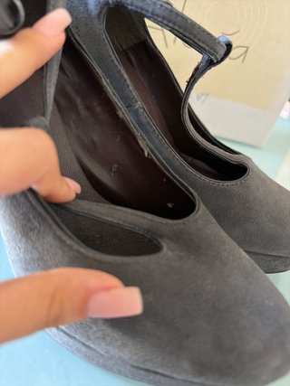 Décolleté grigie con plateau e cinturino a T