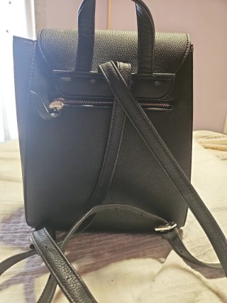 Mochila de cuero negra