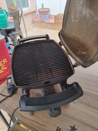 Barbacoa Eléctrica Weber con fallo eléctrico.