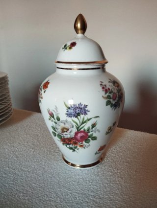 Vaso Bavaria con coperchio decorato