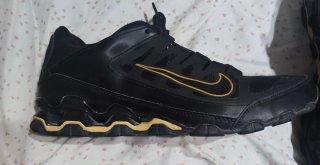Nike TR 8 Talla 45 Negro/Dorado,ideal gimnasio.