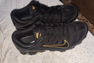 Nike TR 8 Talla 45 Negro/Dorado,ideal gimnasio.