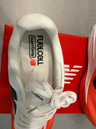 New Balance Elite V5 Talla 44 Naranja/Blanco