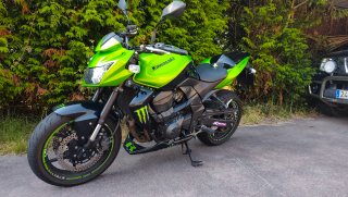 Kawasaki Z750 Naked Verde y Negra