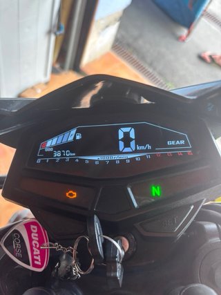 UM Xtreet RS 125 Naked Moto