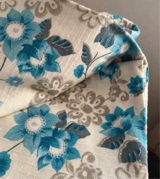 Colcha antigua flores azules beige