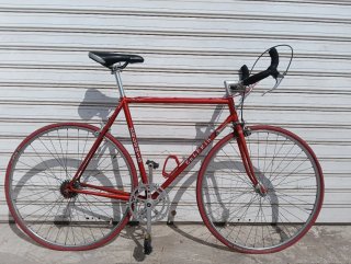 Bicicleta de carretera roja