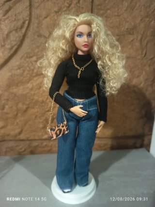 Ropa Barbie Curvy