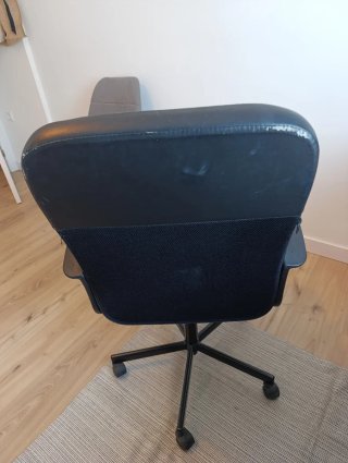 Silla de oficina negra