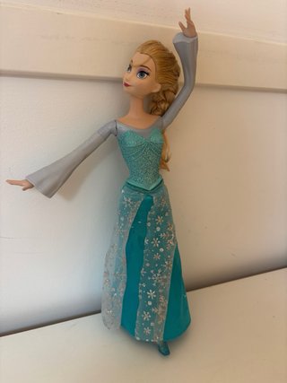 Muñecas Princesas Disney: Elsa, Ana y Merida