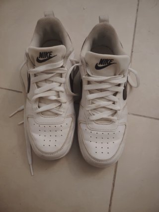 Nike Talla 37.5 Blancas Negras
