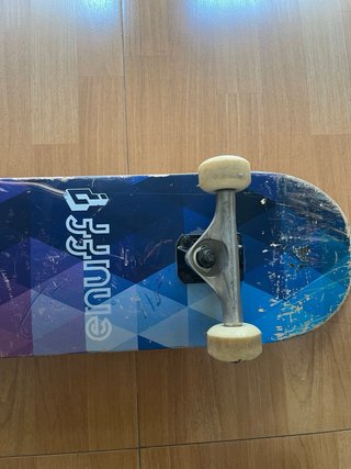 Skate Enuff diseño geométrico