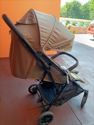 Silla de paseo bebé color verde  marca Inglesina