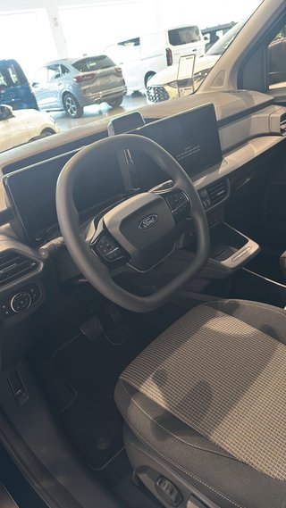 Ford Tourneo Courier Trend 46 kWh 136 CV FWD EV Au