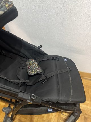 Silla de paseo negra marca CHICCO