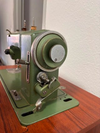 Máquina de coser Refrey Preferida