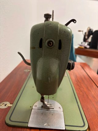 Máquina de coser Refrey Preferida