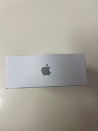 AirPods 4 Nuevos blancos.