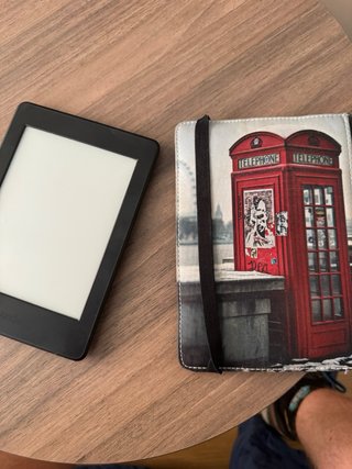 Kindle Paperwhite 7ª Gen + funda