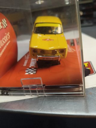 Scalextric Renault 8 TS Amarillo Ref. 6380