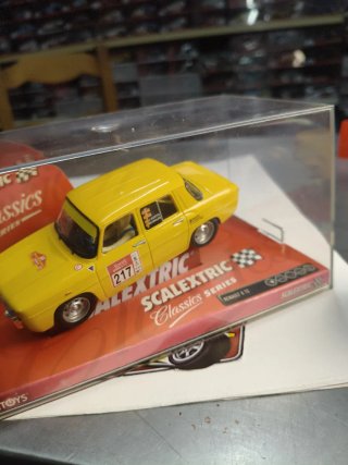 Scalextric Renault 8 TS Amarillo Ref. 6380