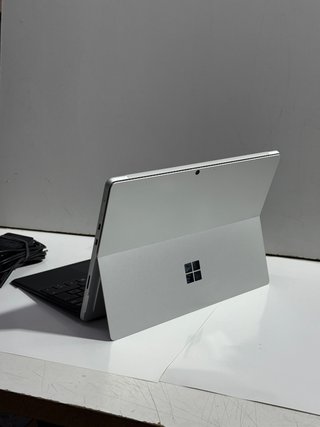 Microsoft Surface 8 PRO