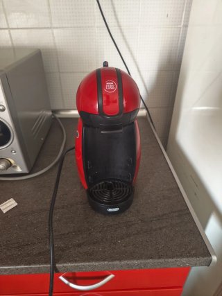 Cafetera Dolce Gusto Roja
