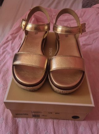 Sandalias Michael Kors Doradas Talla 38.5