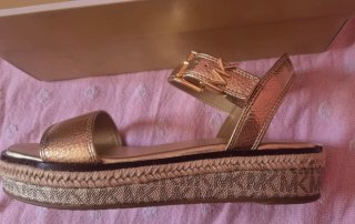 Sandalias Michael Kors Doradas Talla 38.5