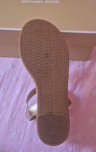 Sandalias Michael Kors Doradas Talla 38.5