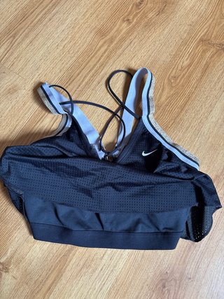 Top sportivo Nike nero
