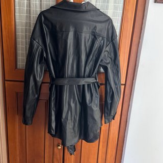 Abrigo SHEIN poli piel negro