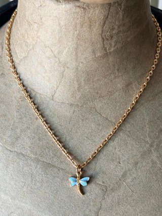 Collana con ciondolo libellula azzurra