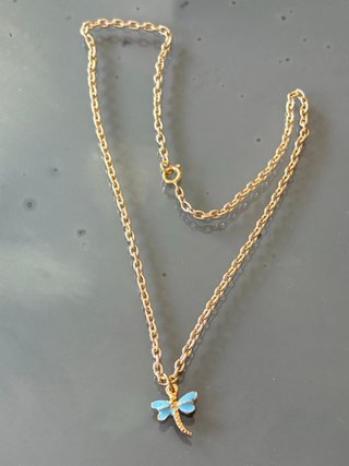 Collana con ciondolo libellula azzurra